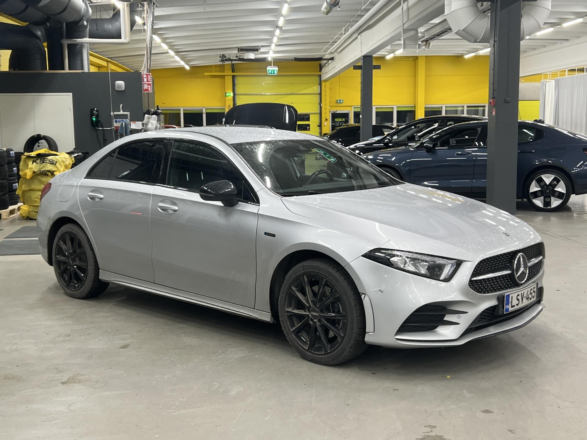 MERCEDES-BENZ A 2020