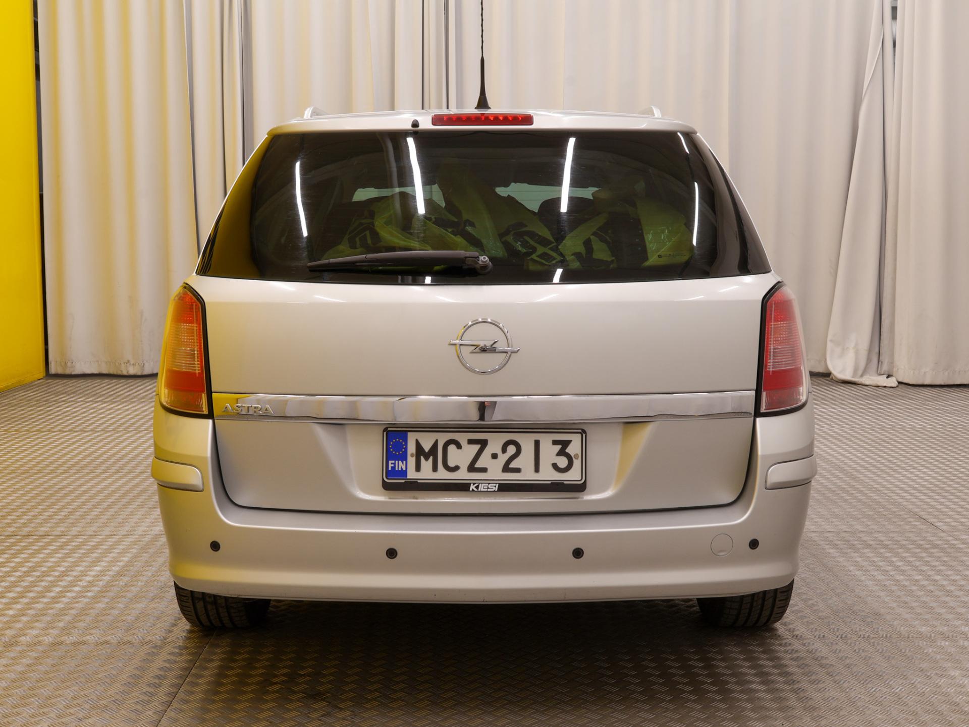 OPEL Astra 2010
