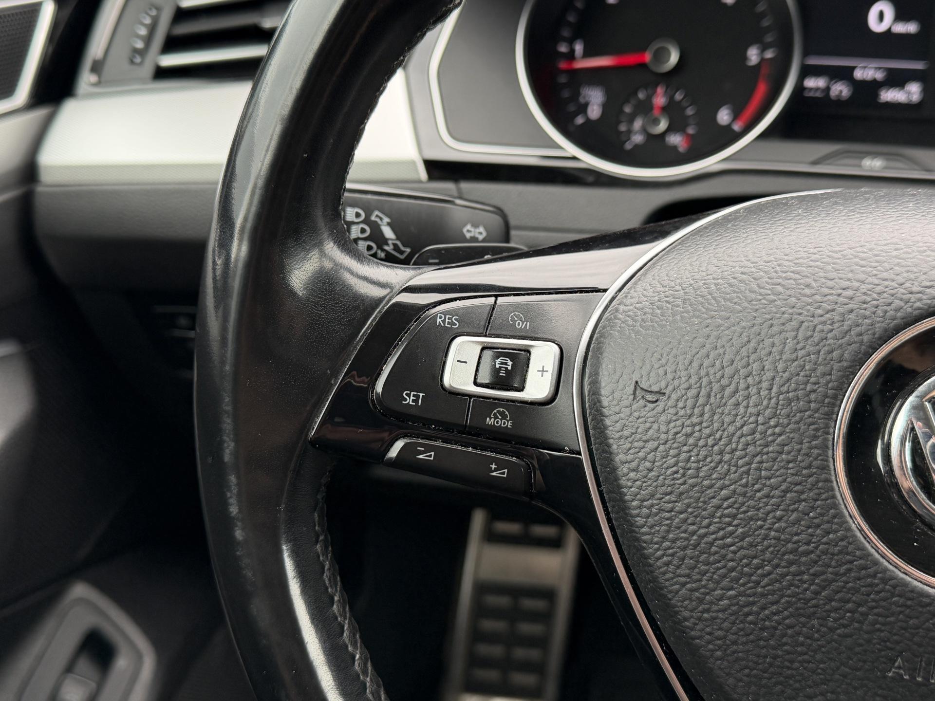VOLKSWAGEN Passat 2018