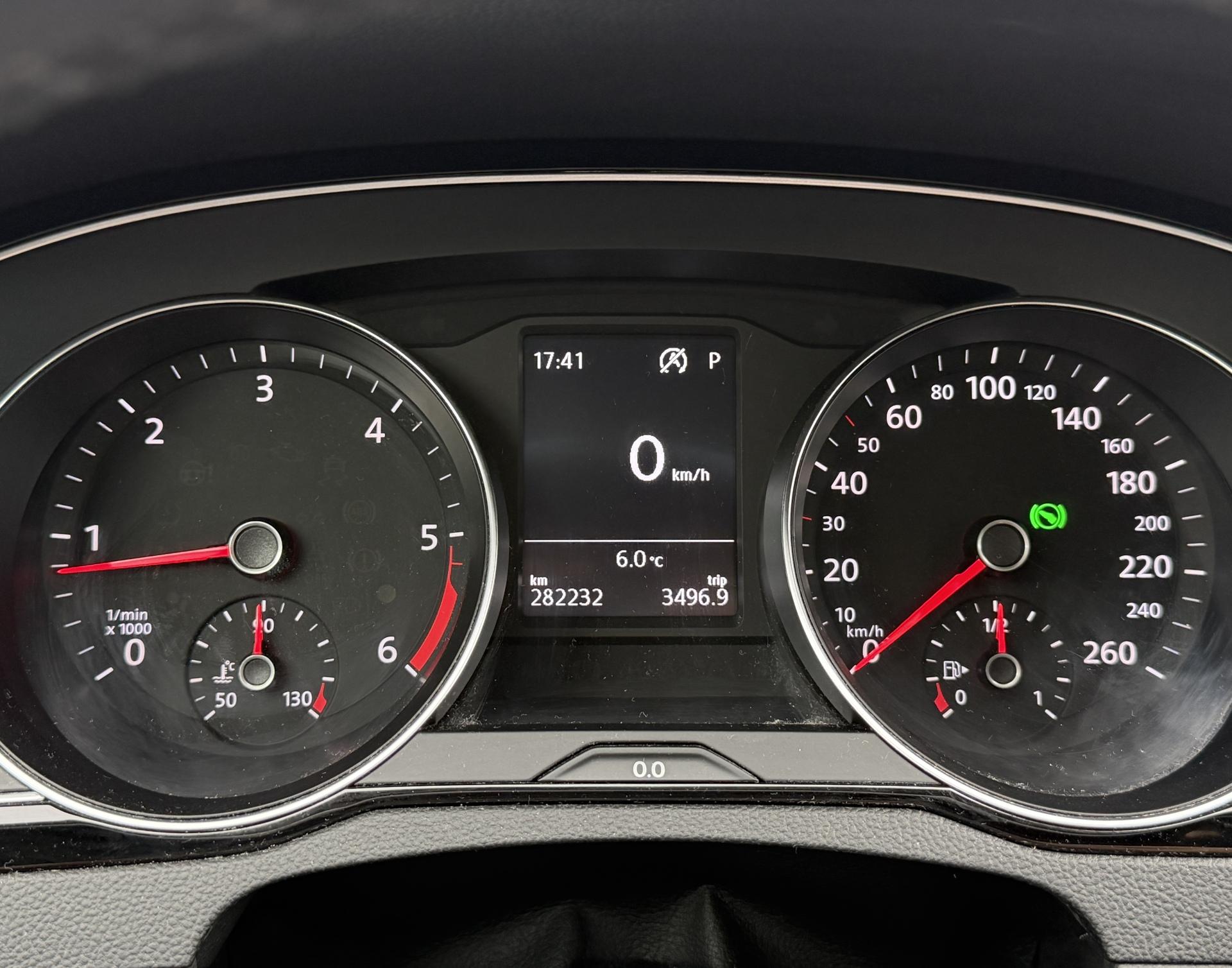 VOLKSWAGEN Passat 2018