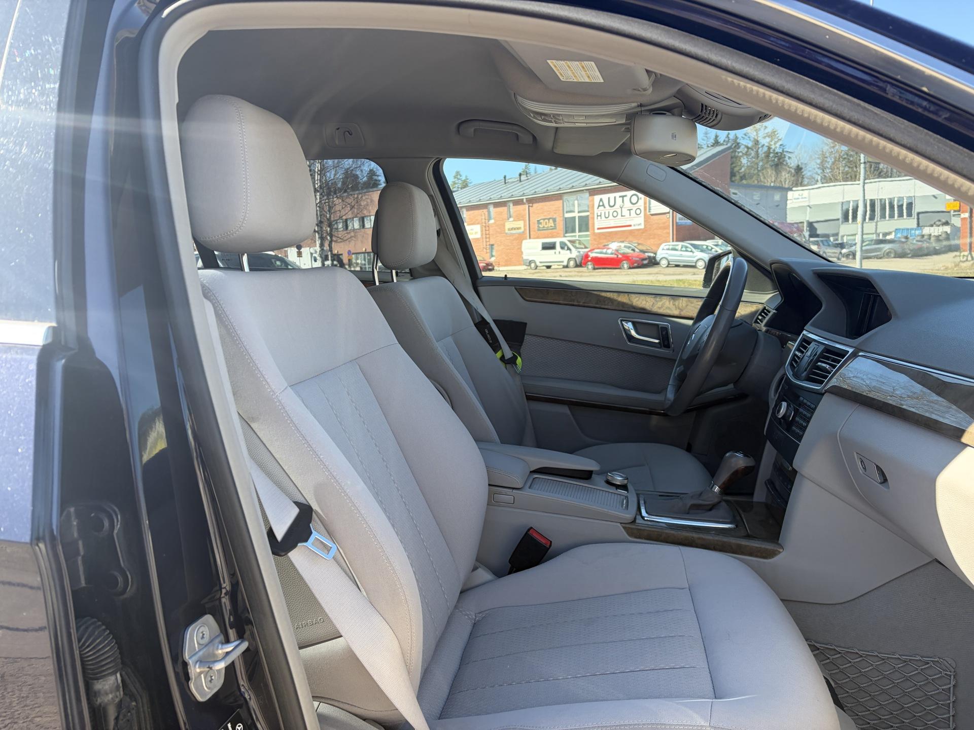 MERCEDES-BENZ E 2010