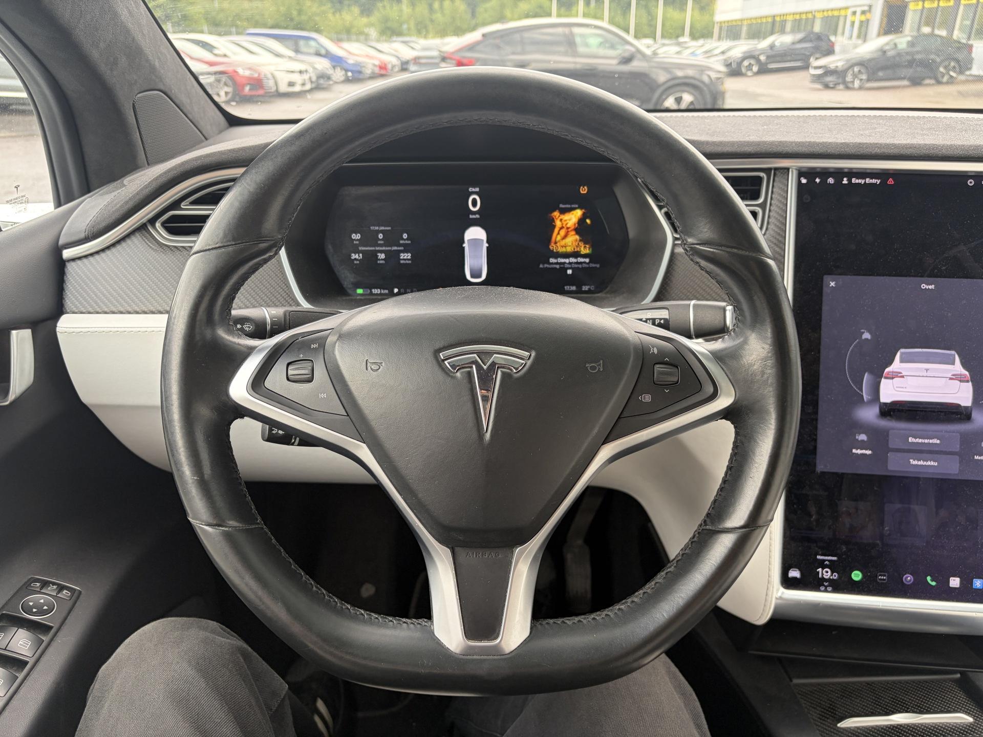 TESLA Model X 2017