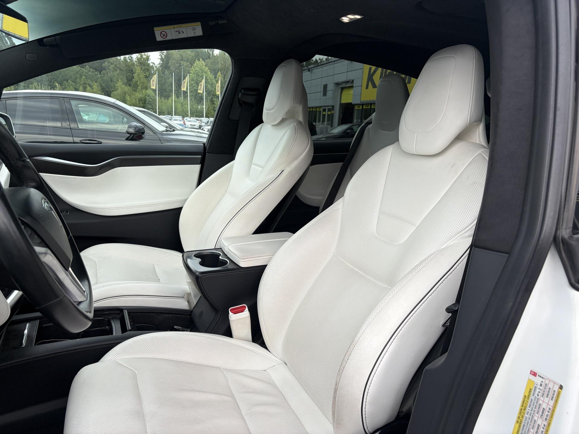 TESLA Model X 2017