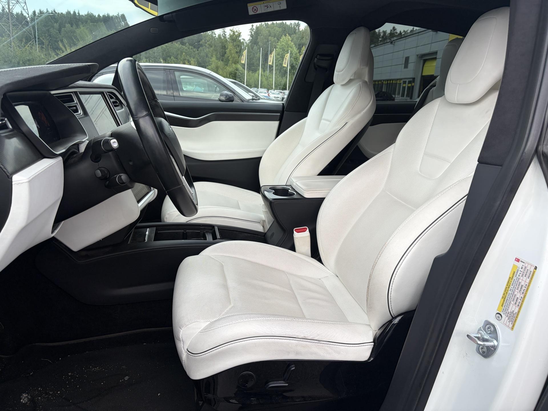TESLA Model X 2017