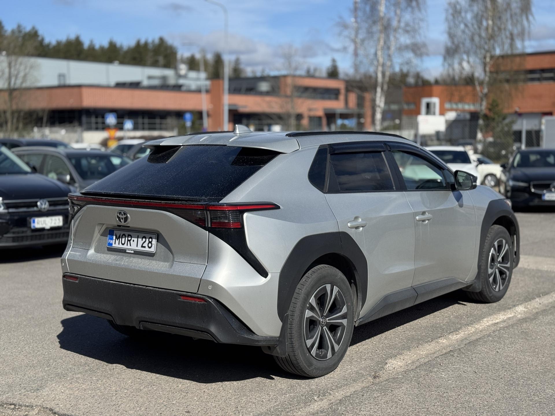 TOYOTA bZ4X 2023
