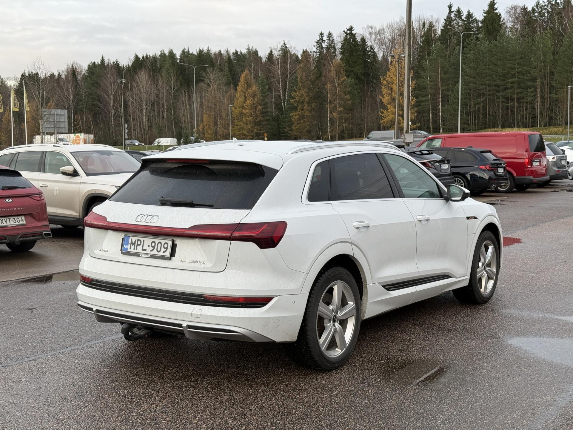 AUDI e-tron 2021