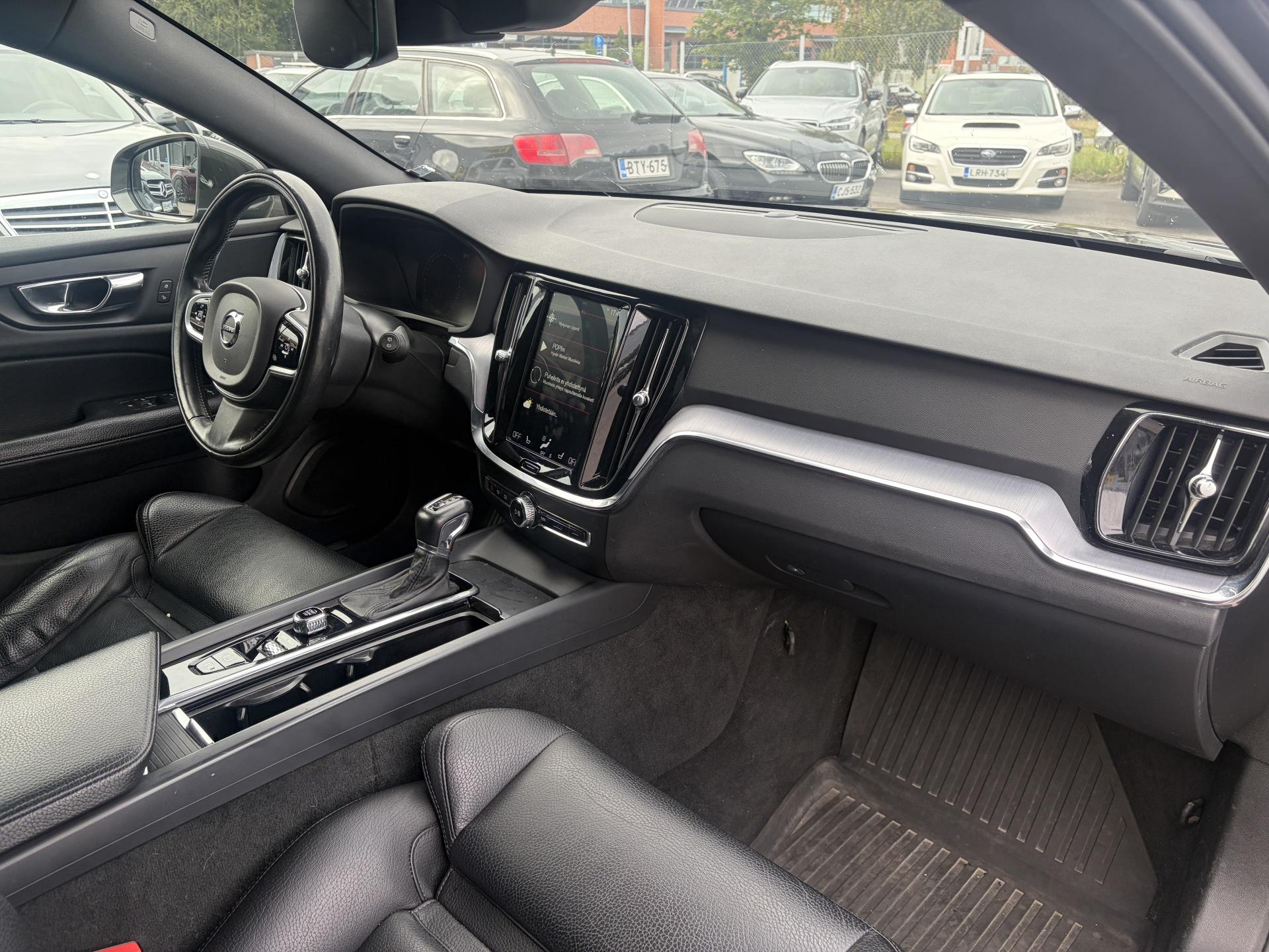 VOLVO V60 2019