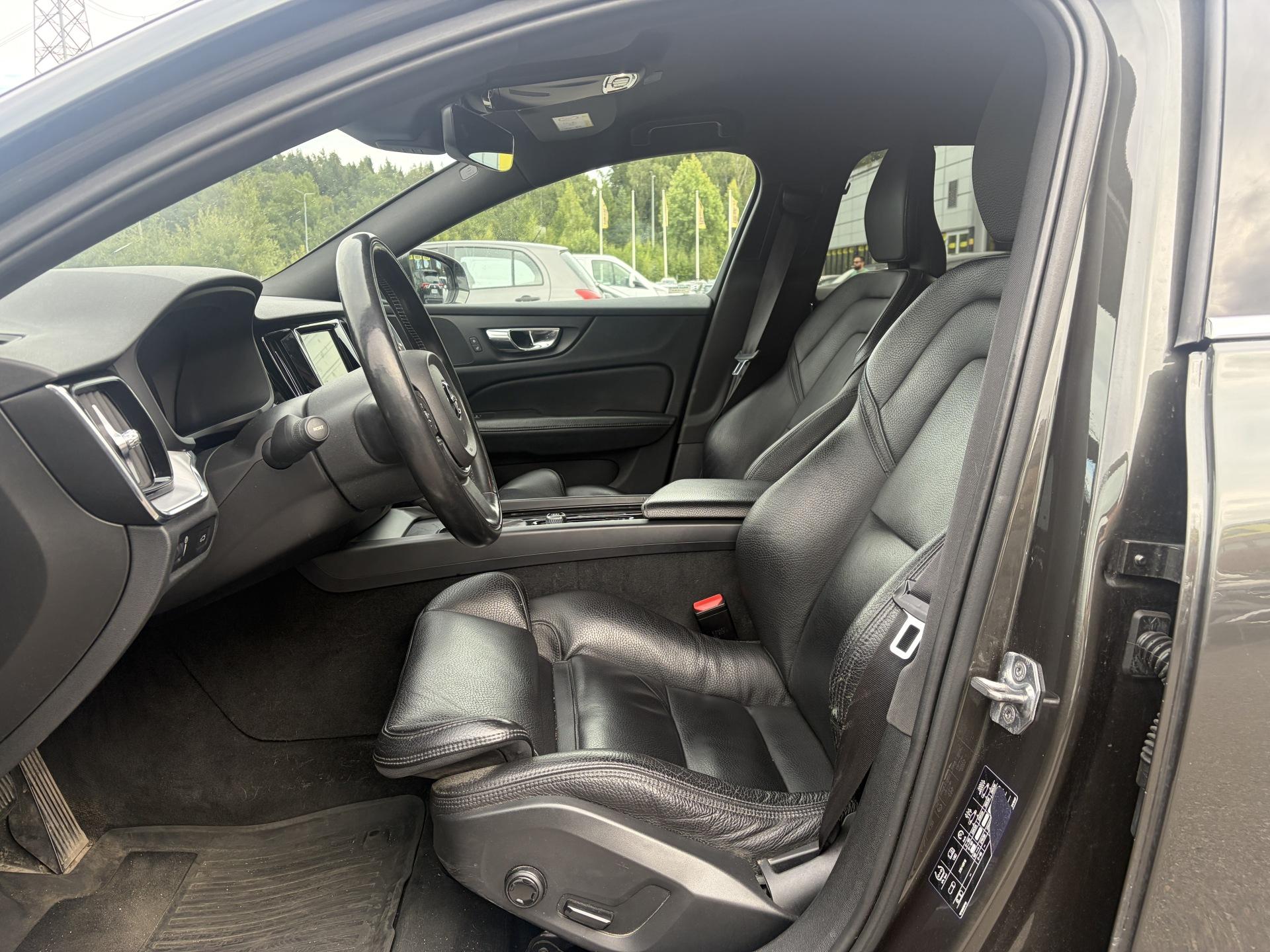 VOLVO V60 2019