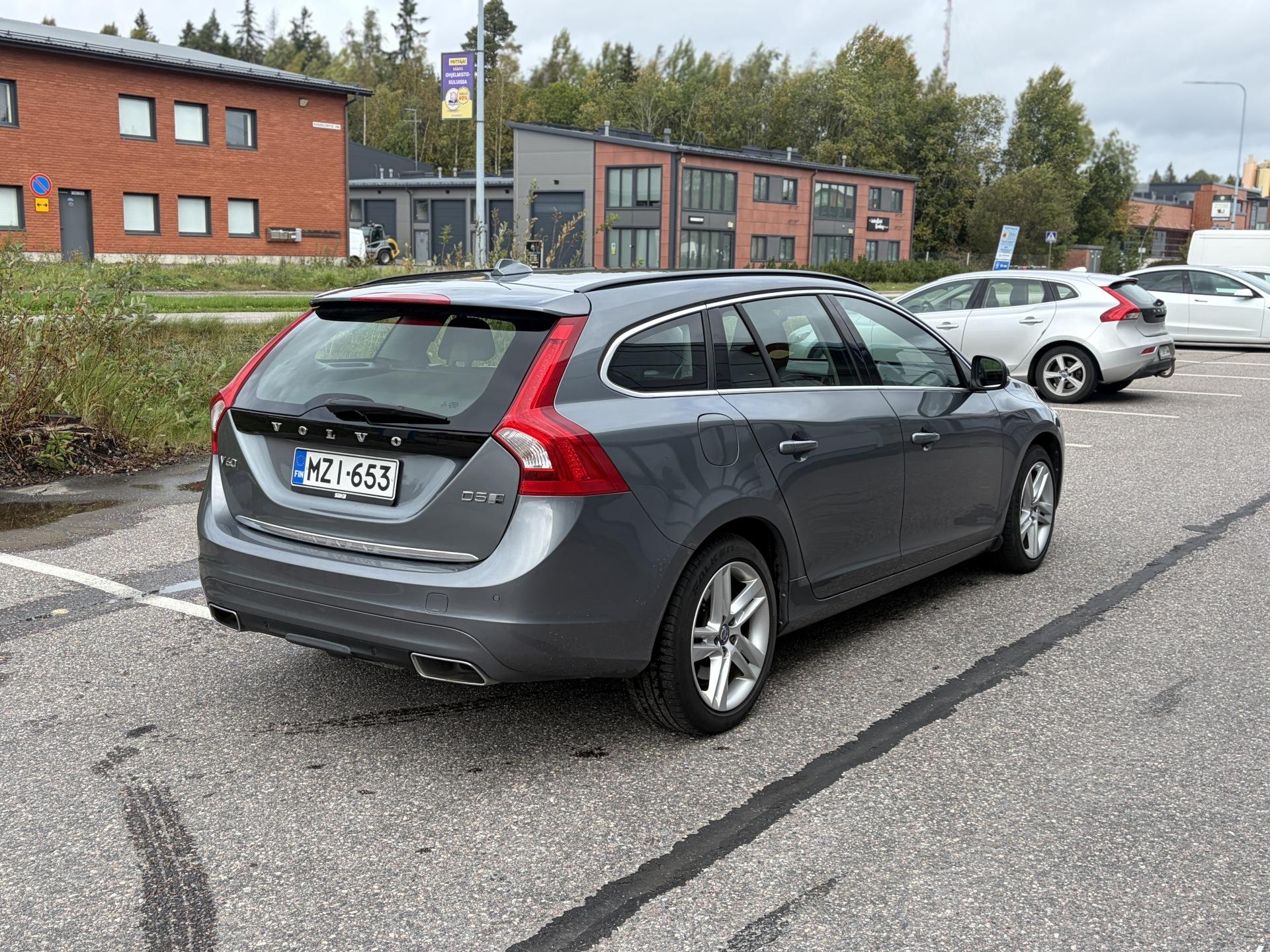 VOLVO V60 2018