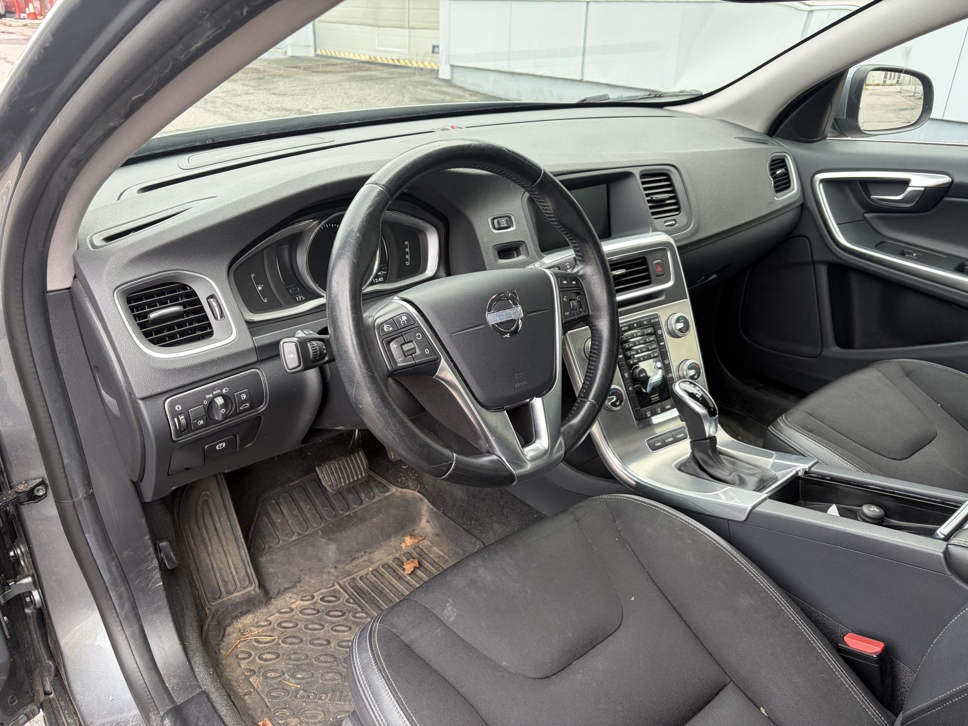 VOLVO V60 2018