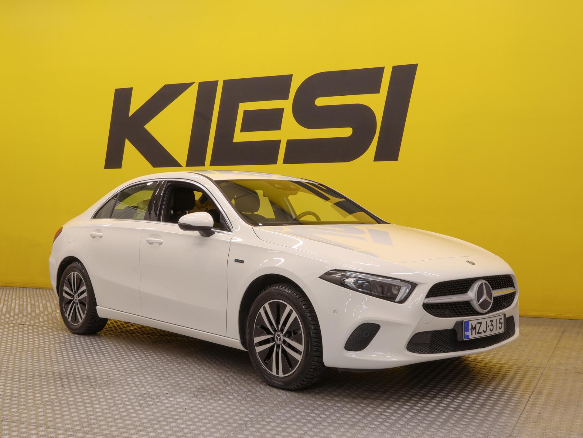 MERCEDES-BENZ A 2020
