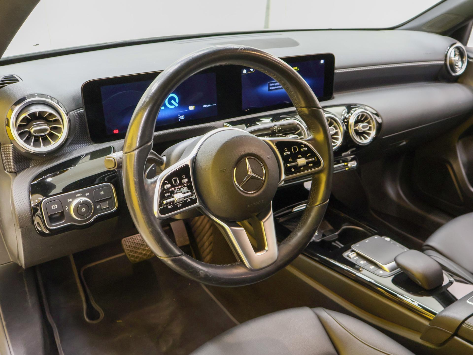 MERCEDES-BENZ A 2020