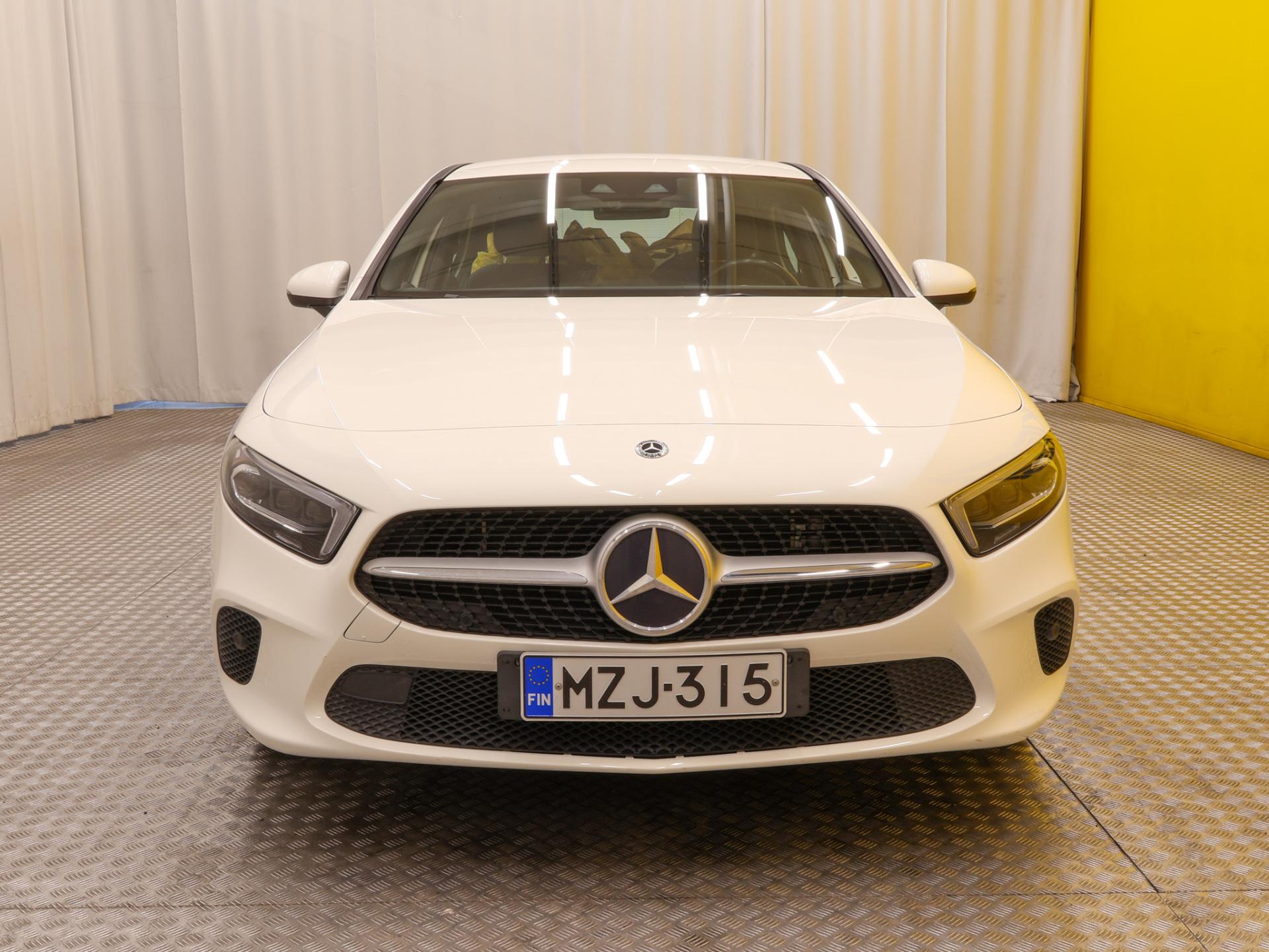 MERCEDES-BENZ A 2020