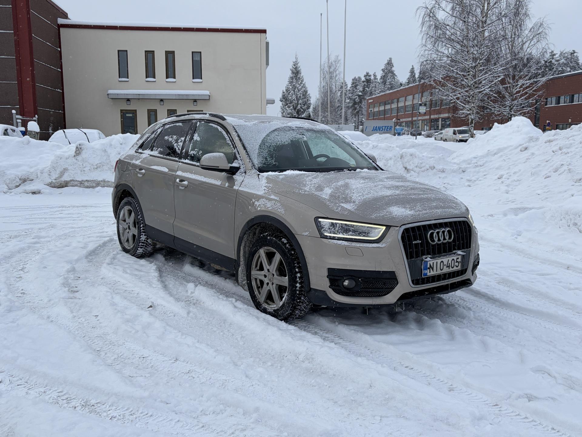 AUDI Q3 2012