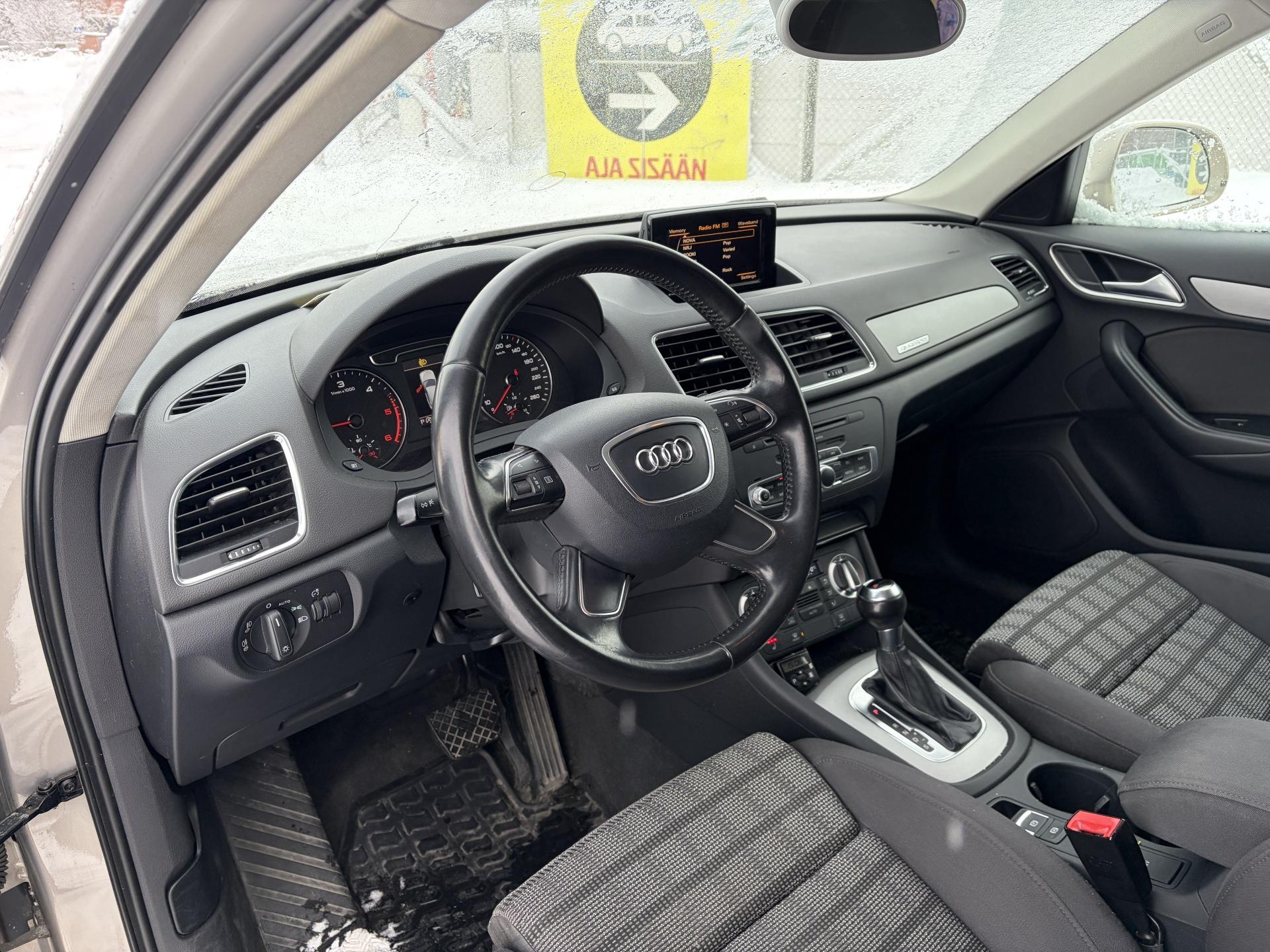 AUDI Q3 2012