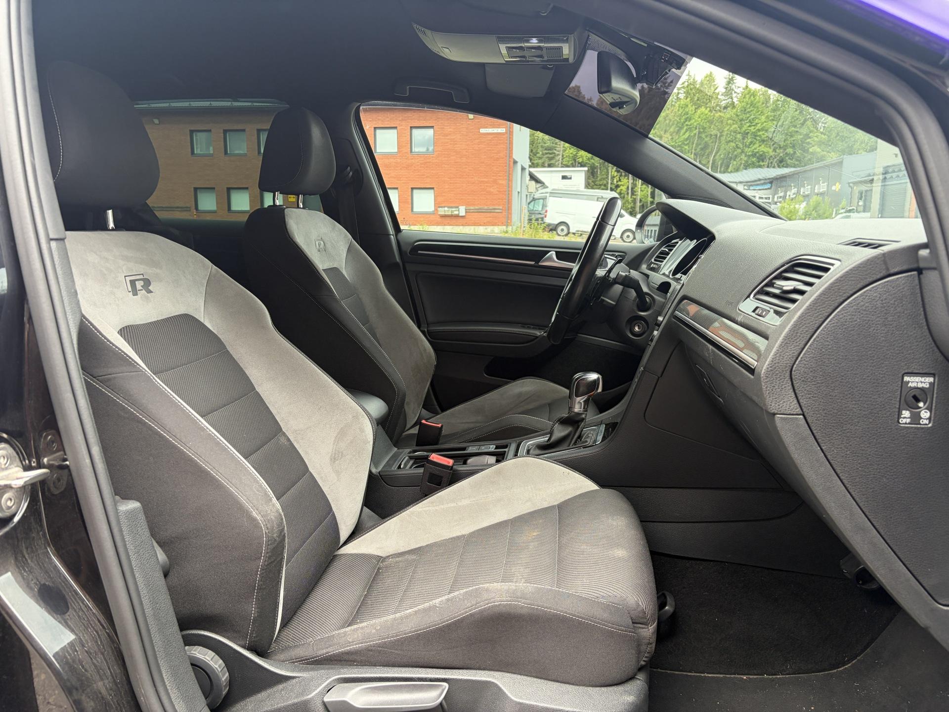 VOLKSWAGEN Golf 2015