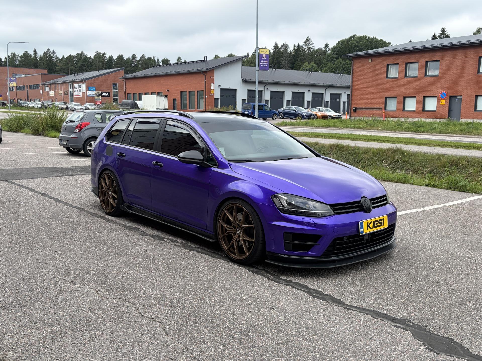 VOLKSWAGEN Golf 2015