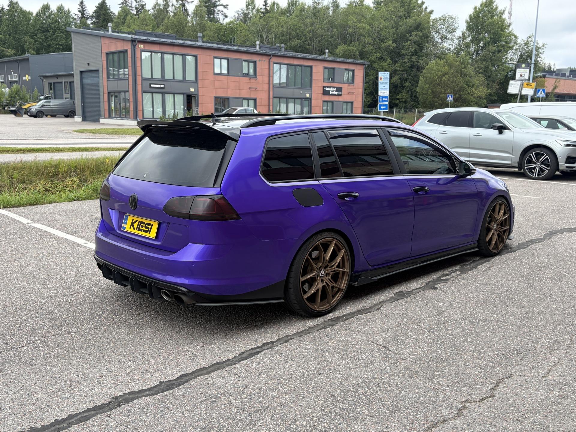 VOLKSWAGEN Golf 2015