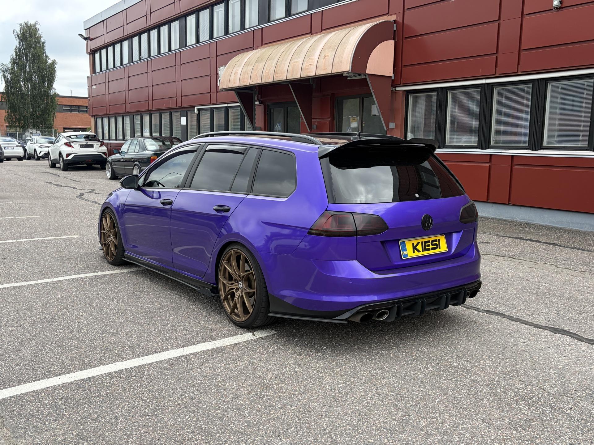 VOLKSWAGEN Golf 2015