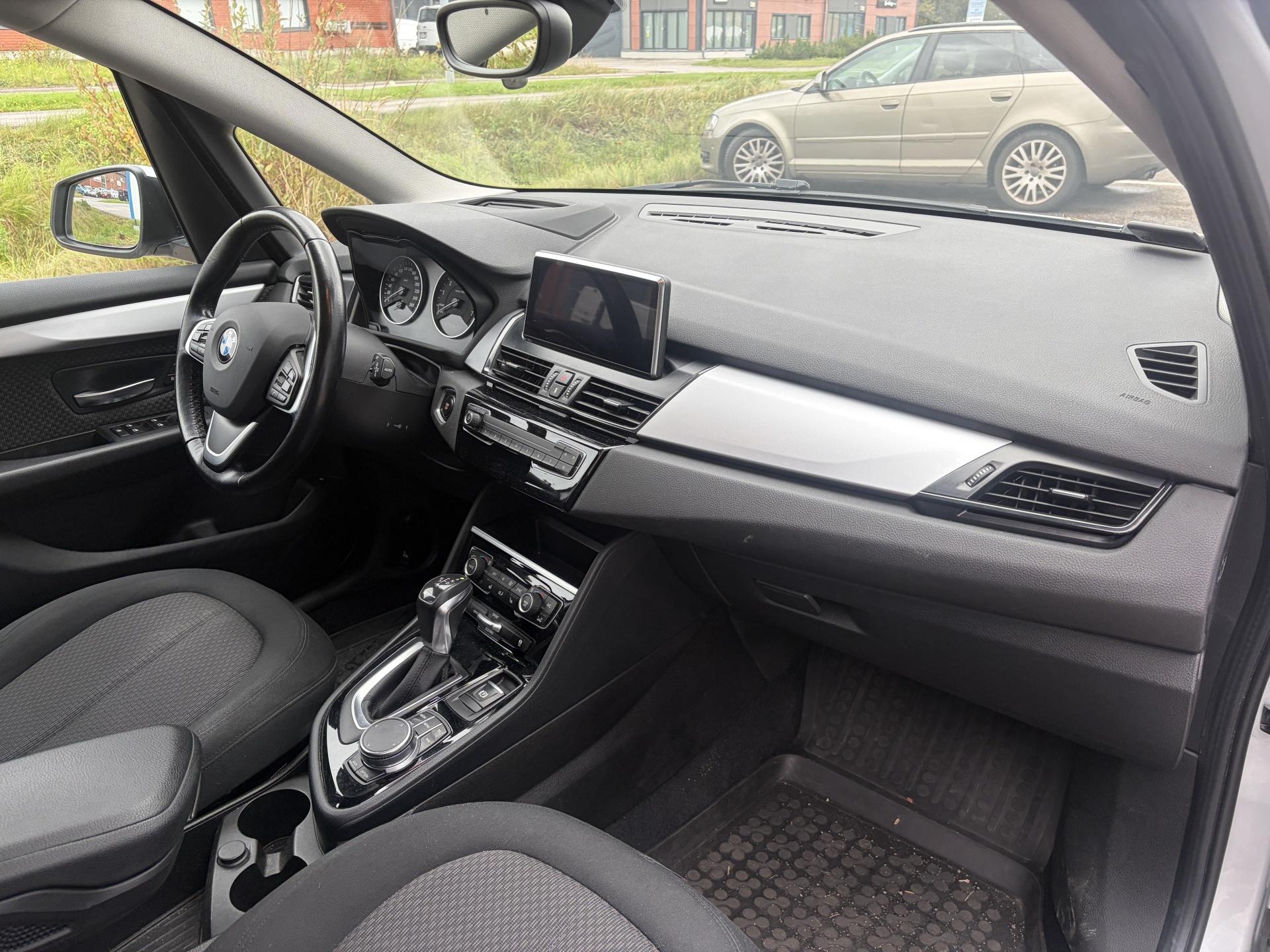 BMW 225 2017