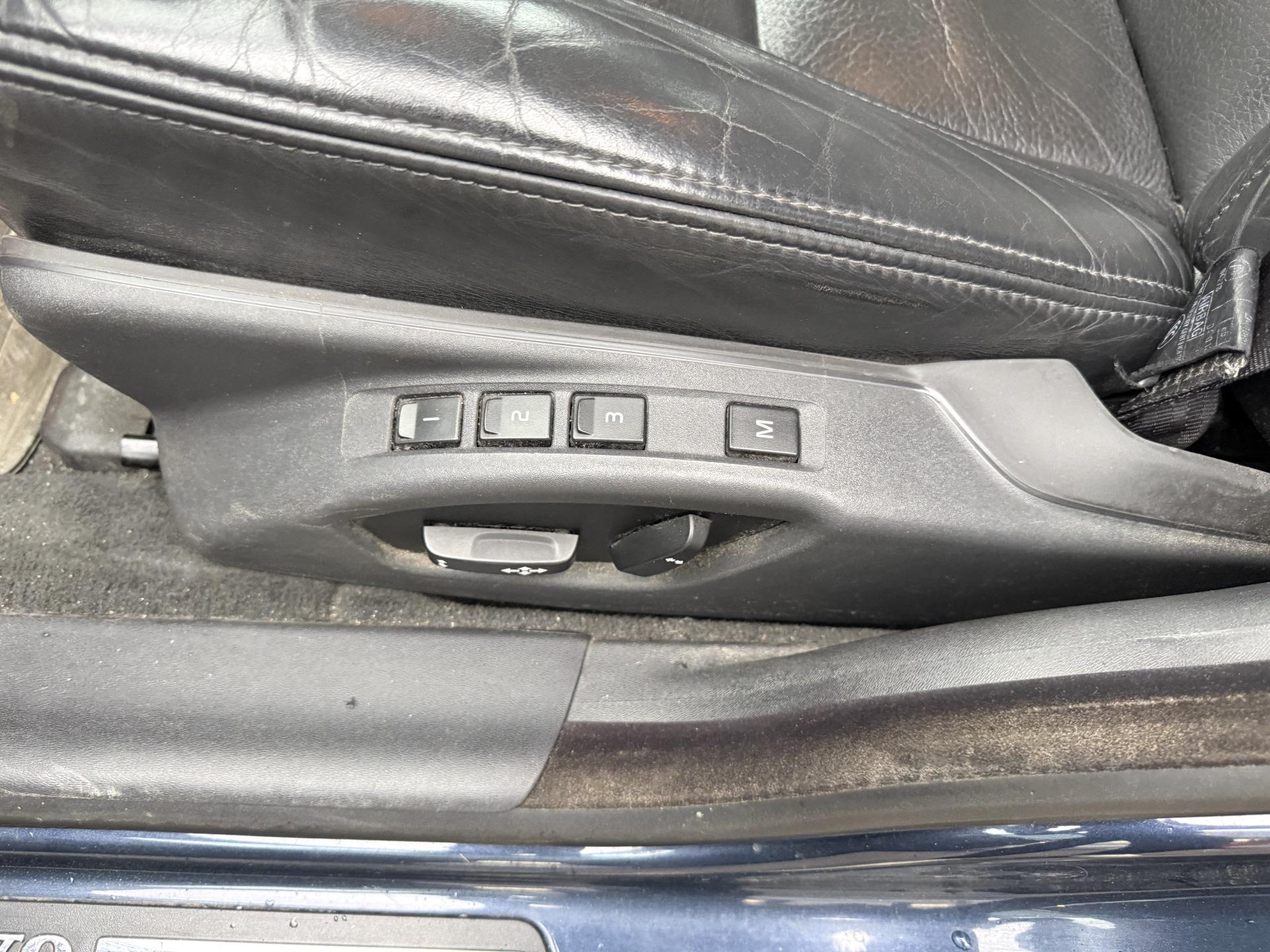 VOLVO V70 2010