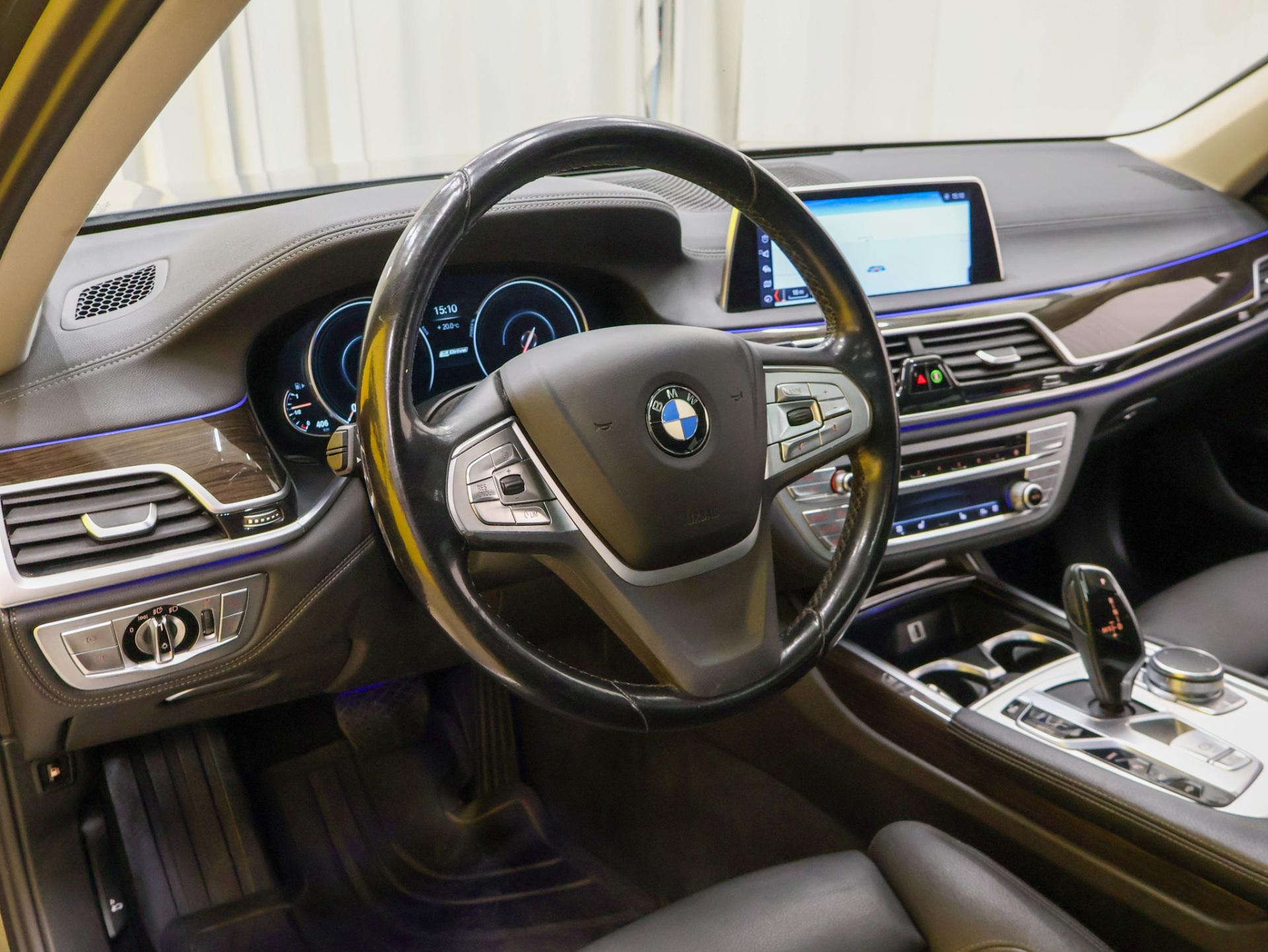 BMW 740 2017