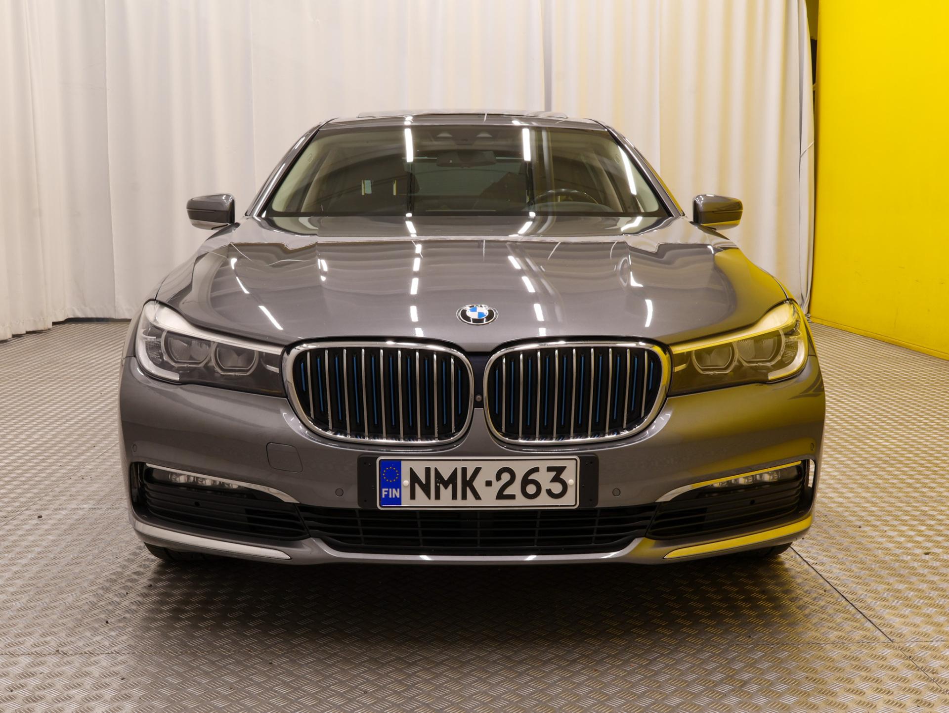 BMW 740 2017