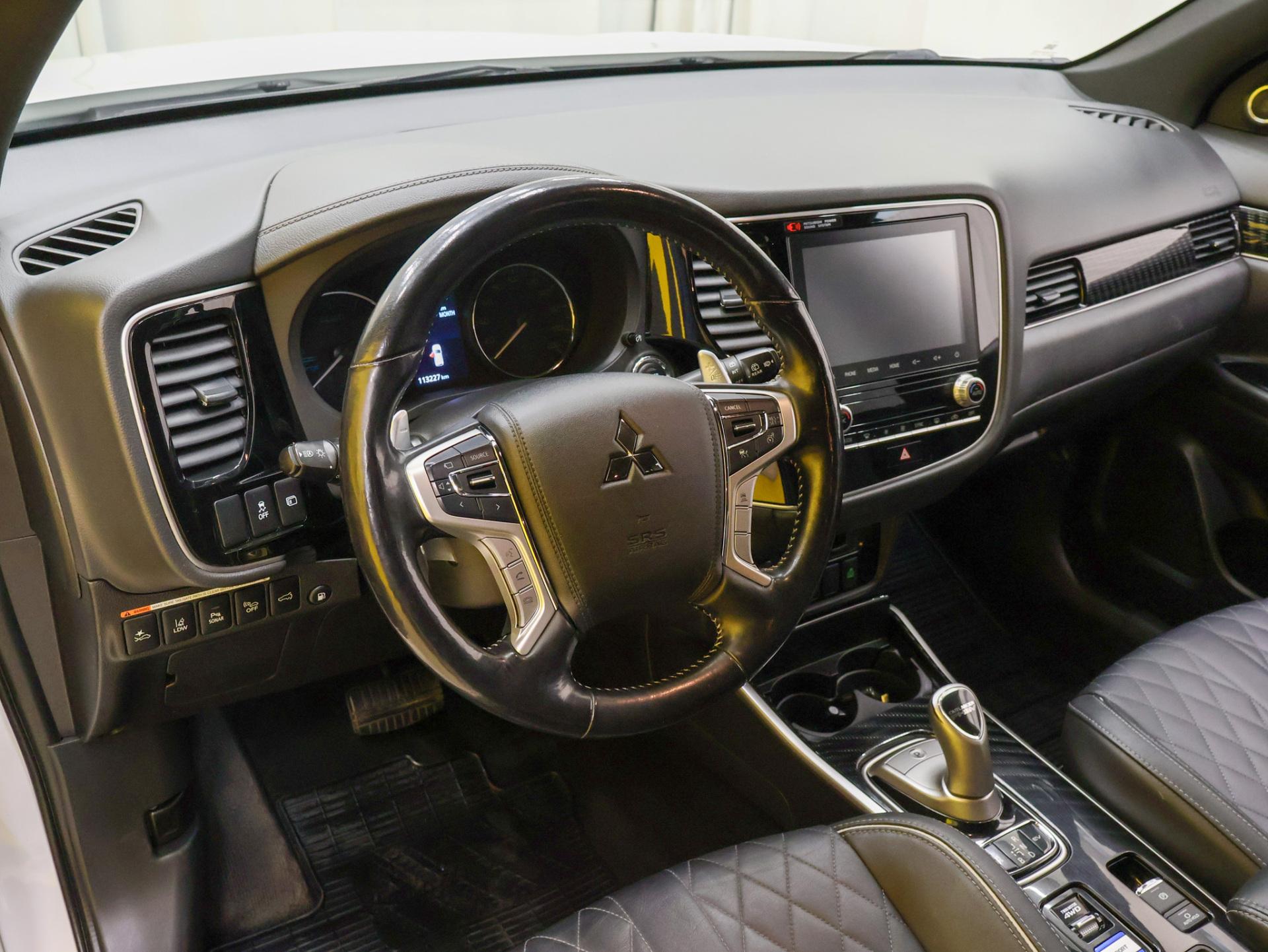 MITSUBISHI Outlander PHEV 2020