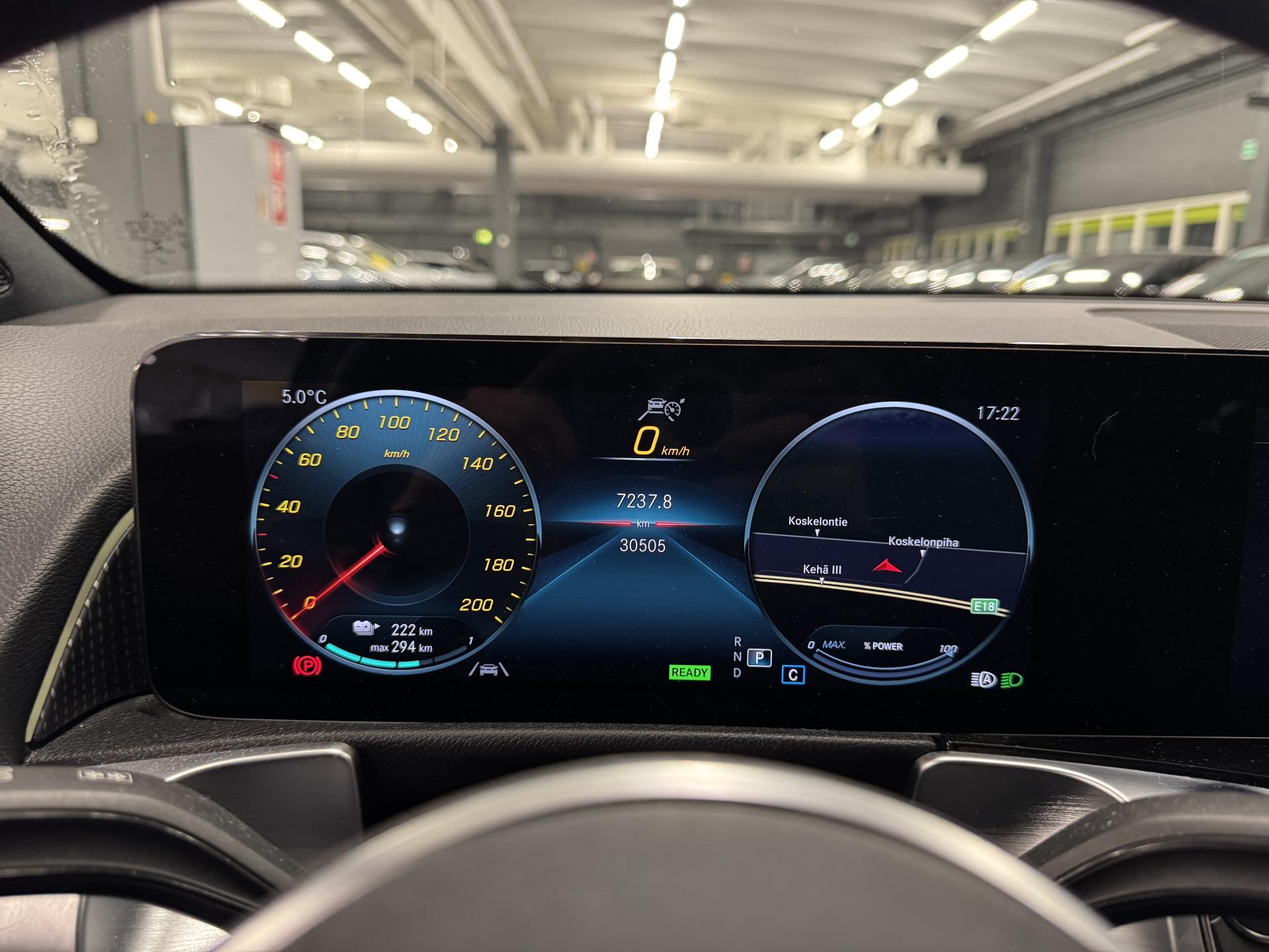 MERCEDES-BENZ EQB 2022