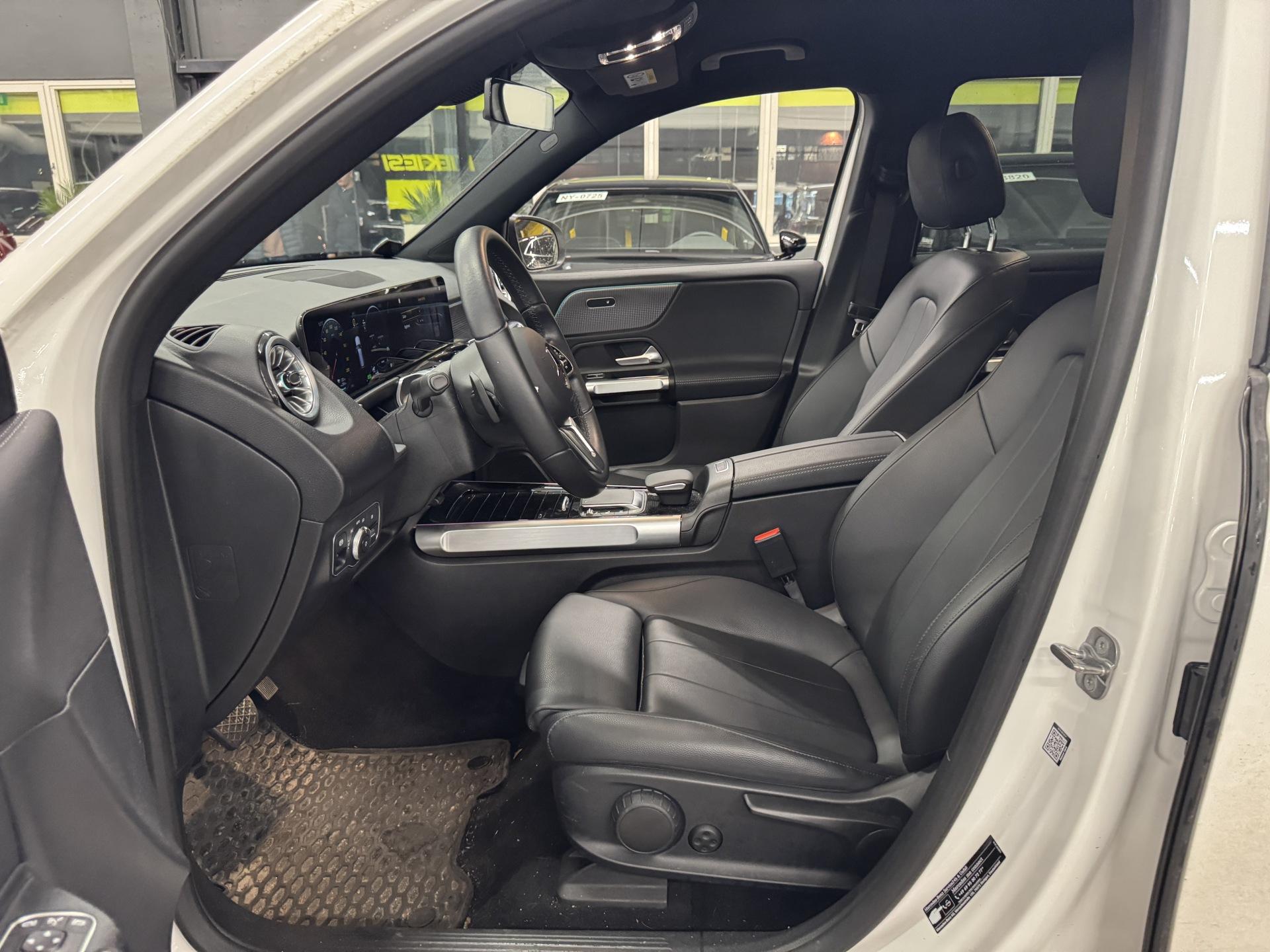 MERCEDES-BENZ EQB 2022