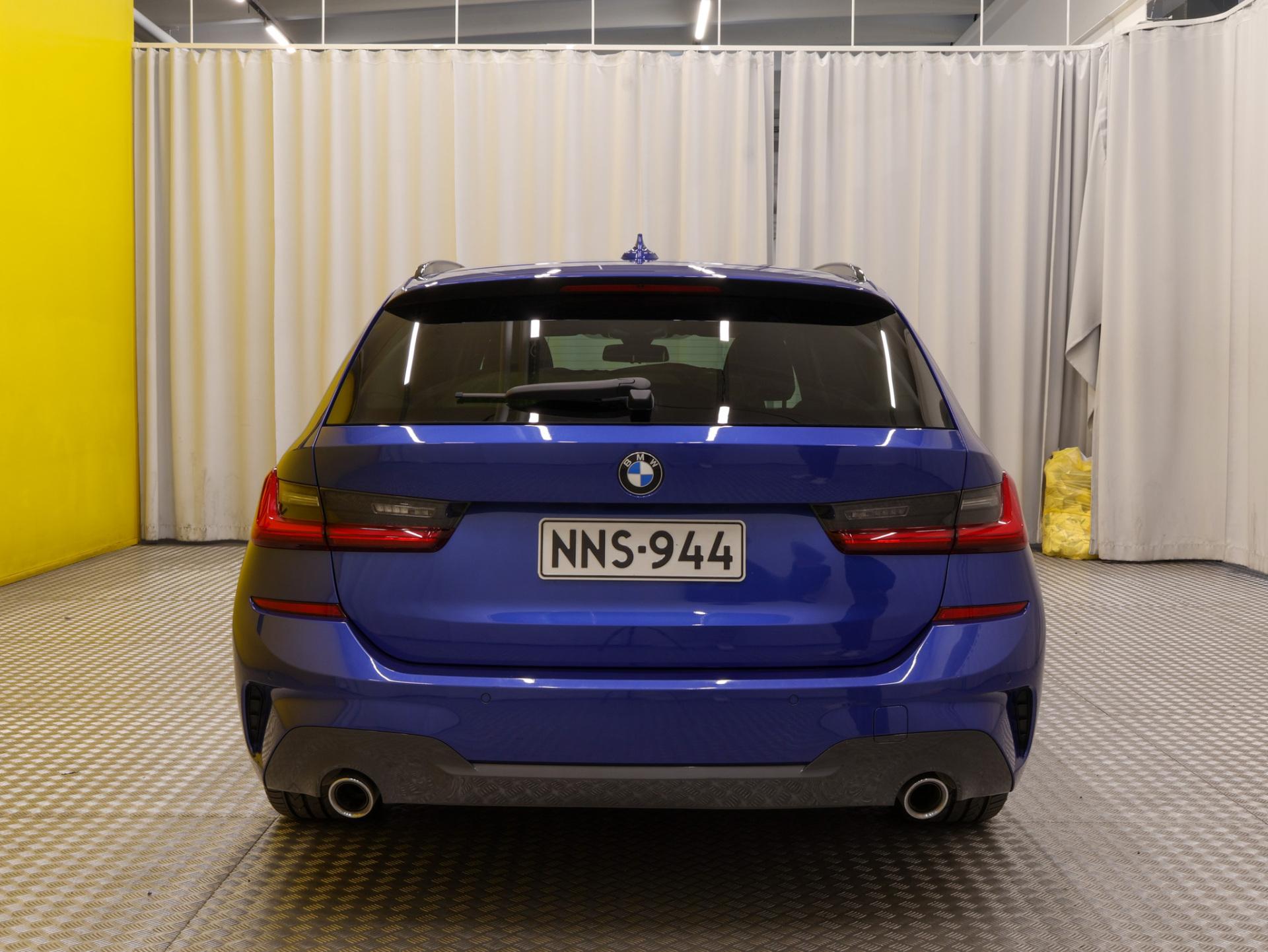 BMW 330 2020
