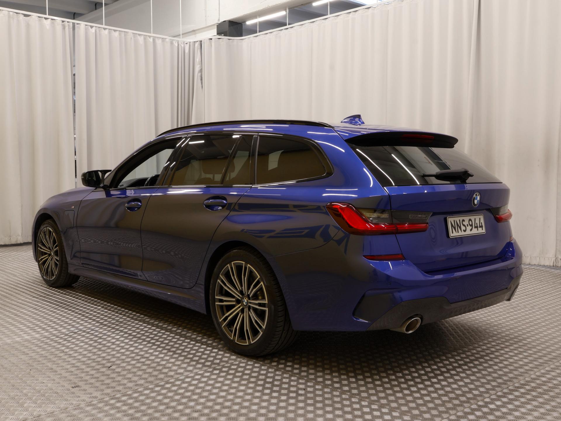 BMW 330 2020