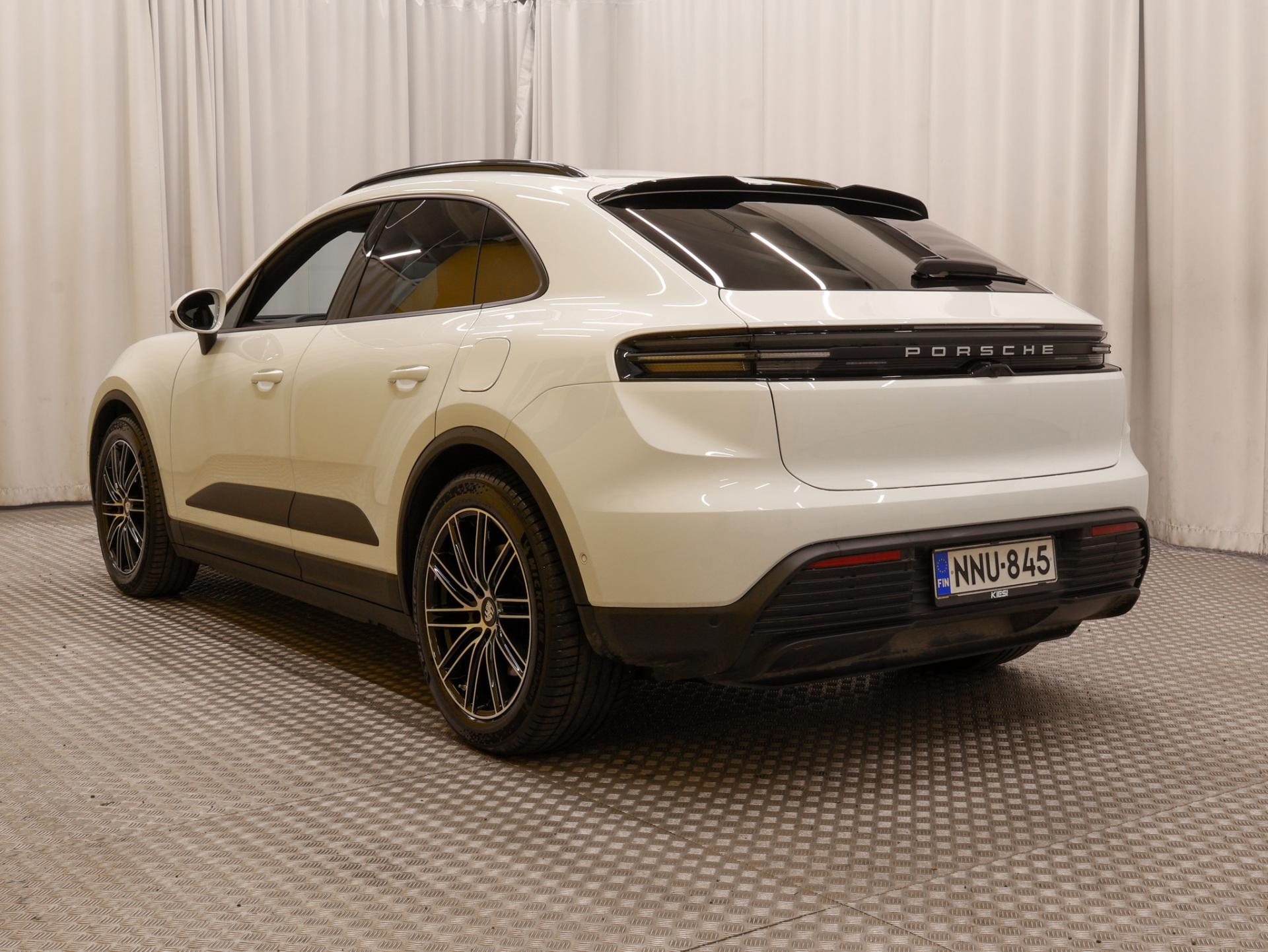 PORSCHE Macan 2024