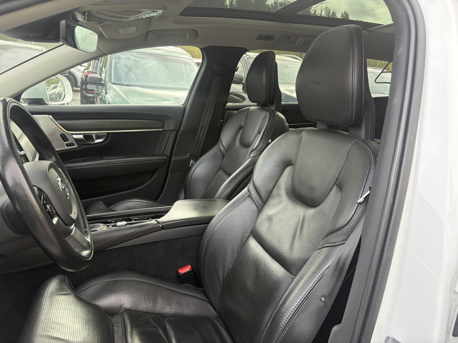 VOLVO V90 Cross Country 2017
