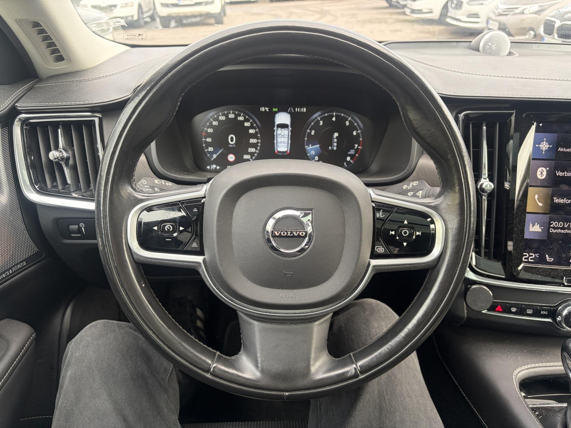 VOLVO V90 Cross Country 2017
