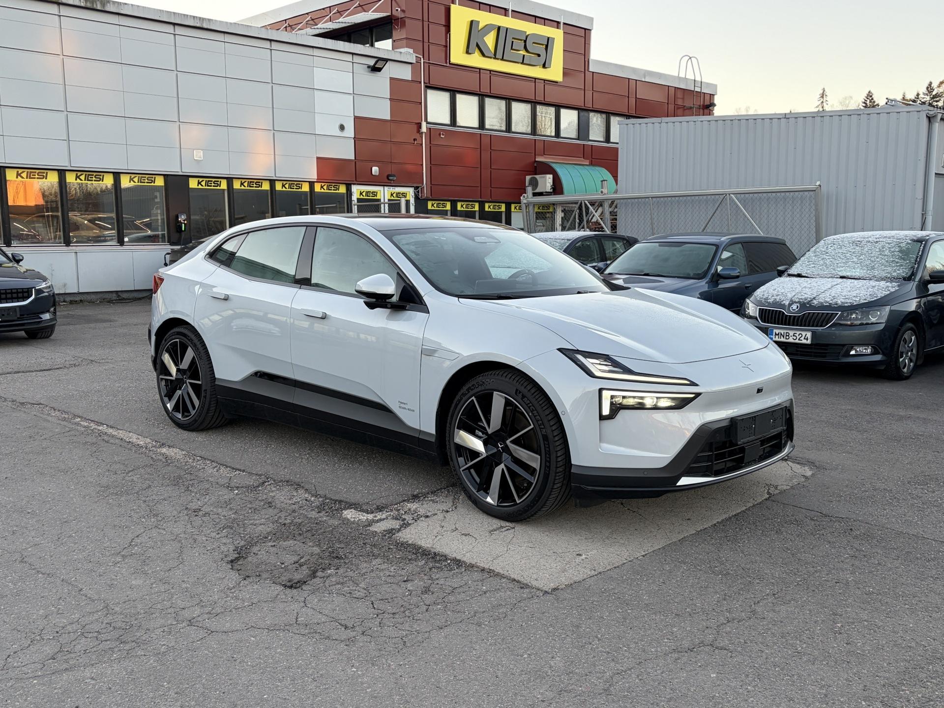 POLESTAR 4 2025