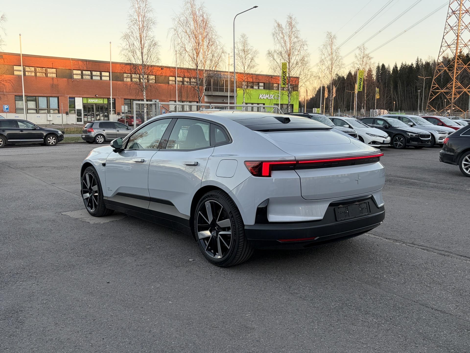 POLESTAR 4 2025