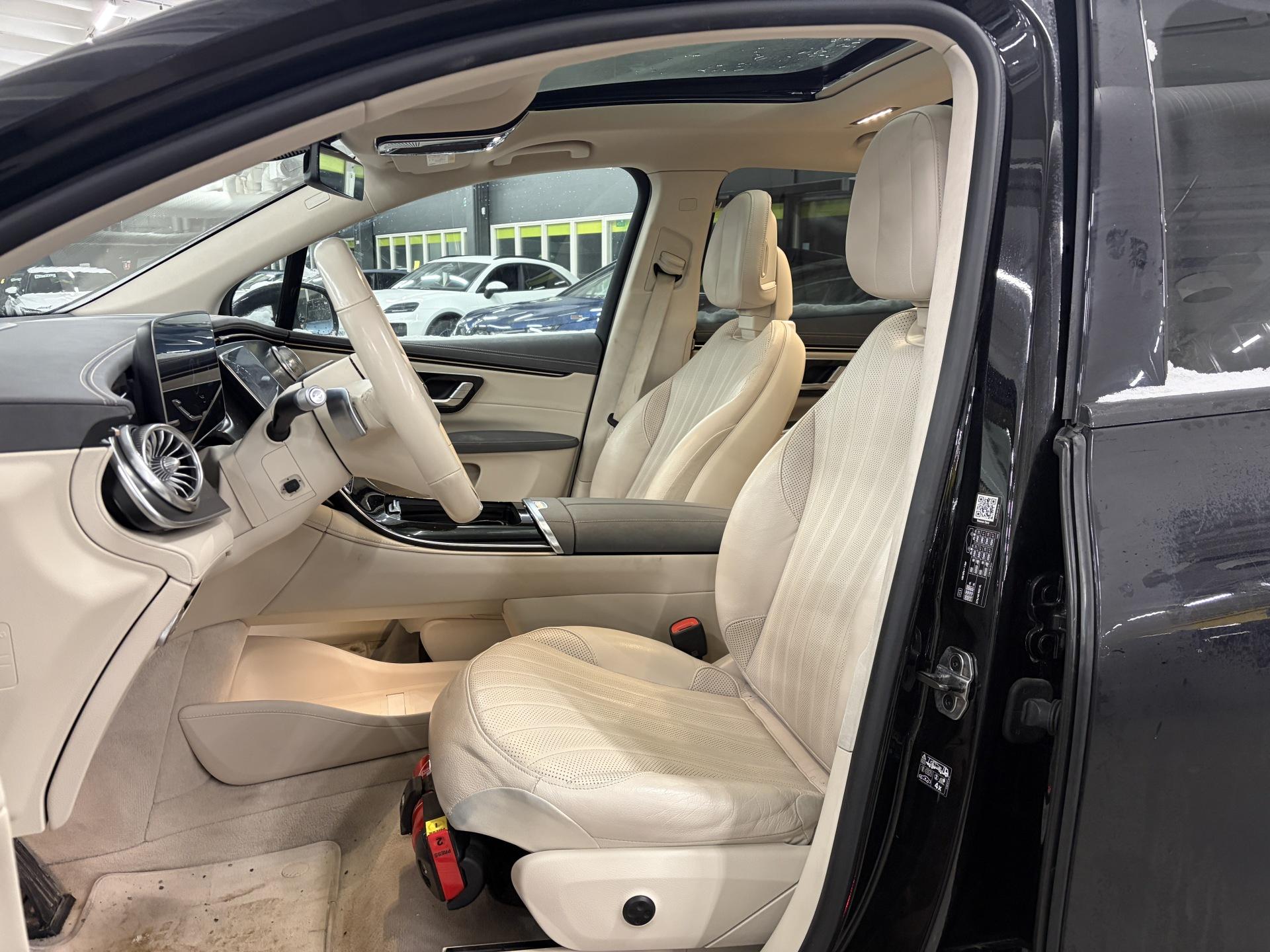 MERCEDES-BENZ EQS SUV 2023