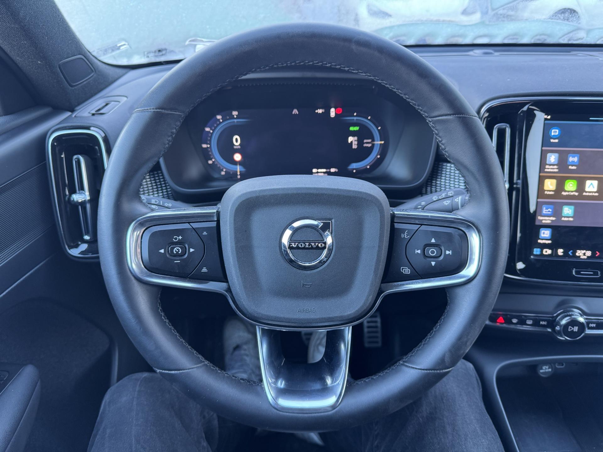 VOLVO XC40 2022