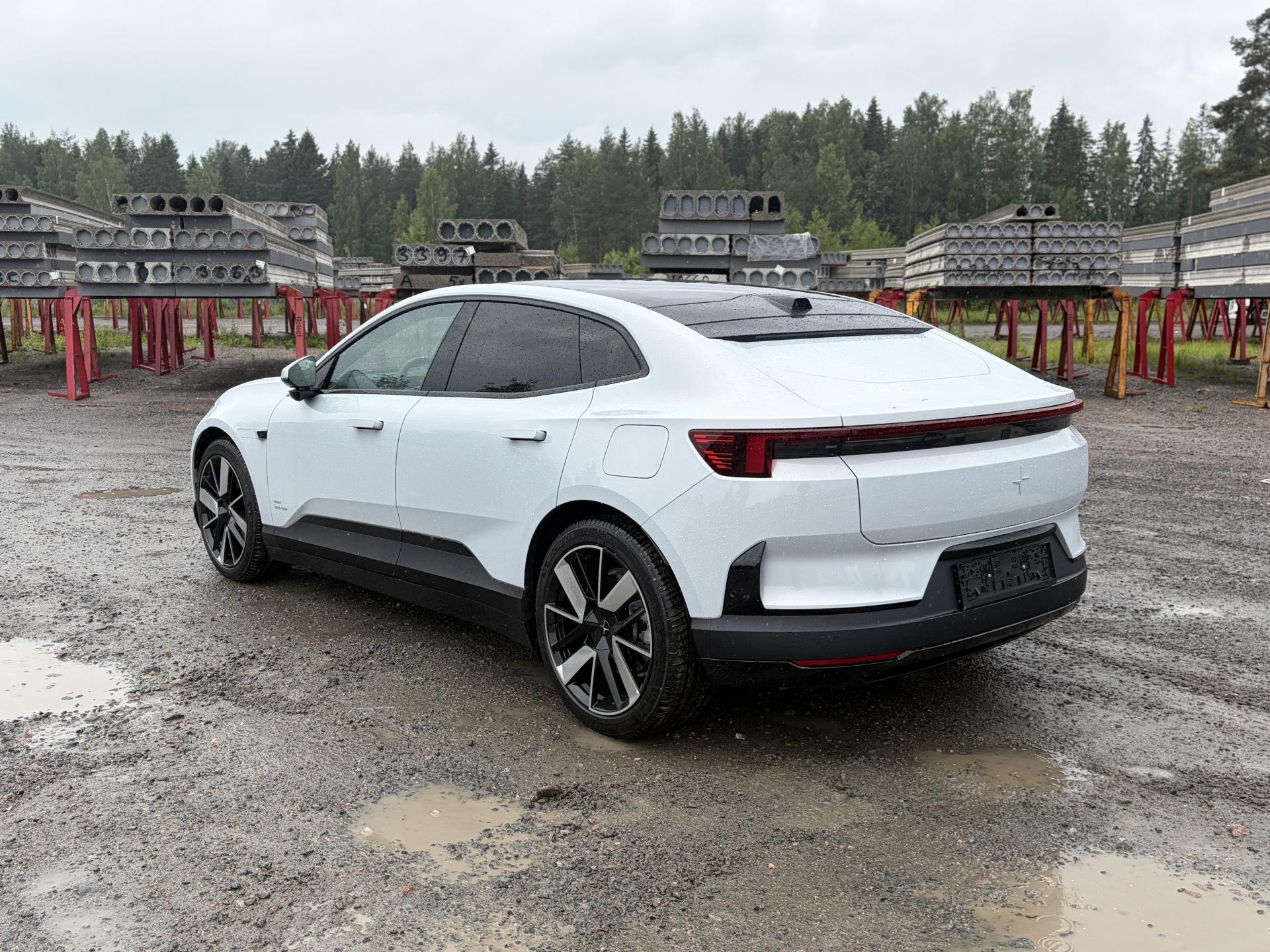 POLESTAR 4 2026