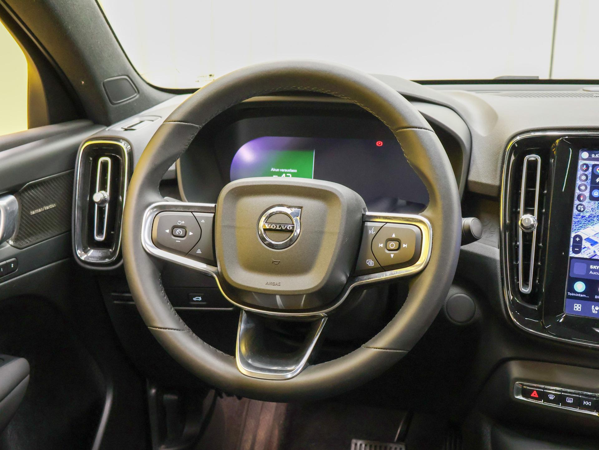 VOLVO C40 2023