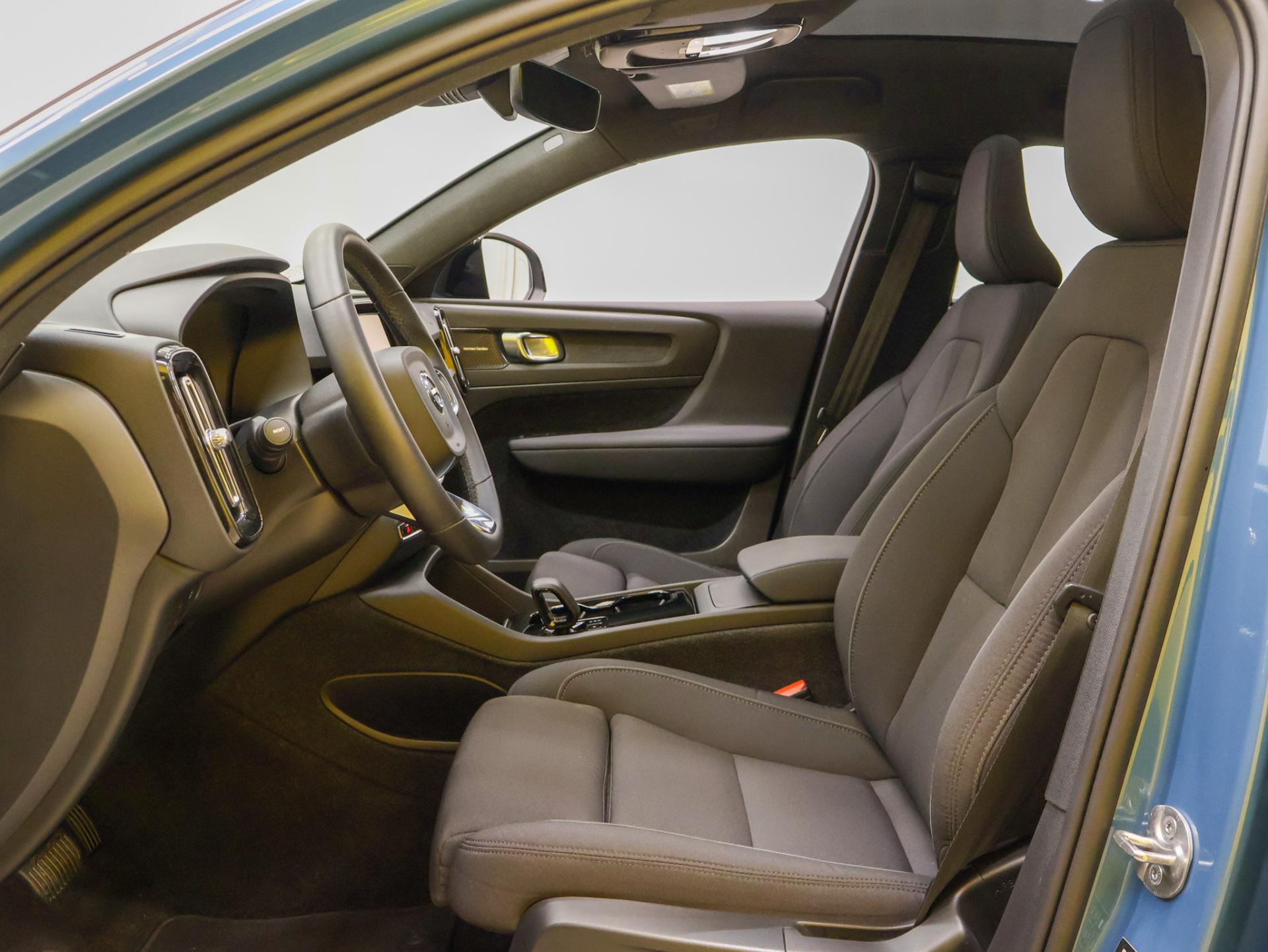 VOLVO C40 2023