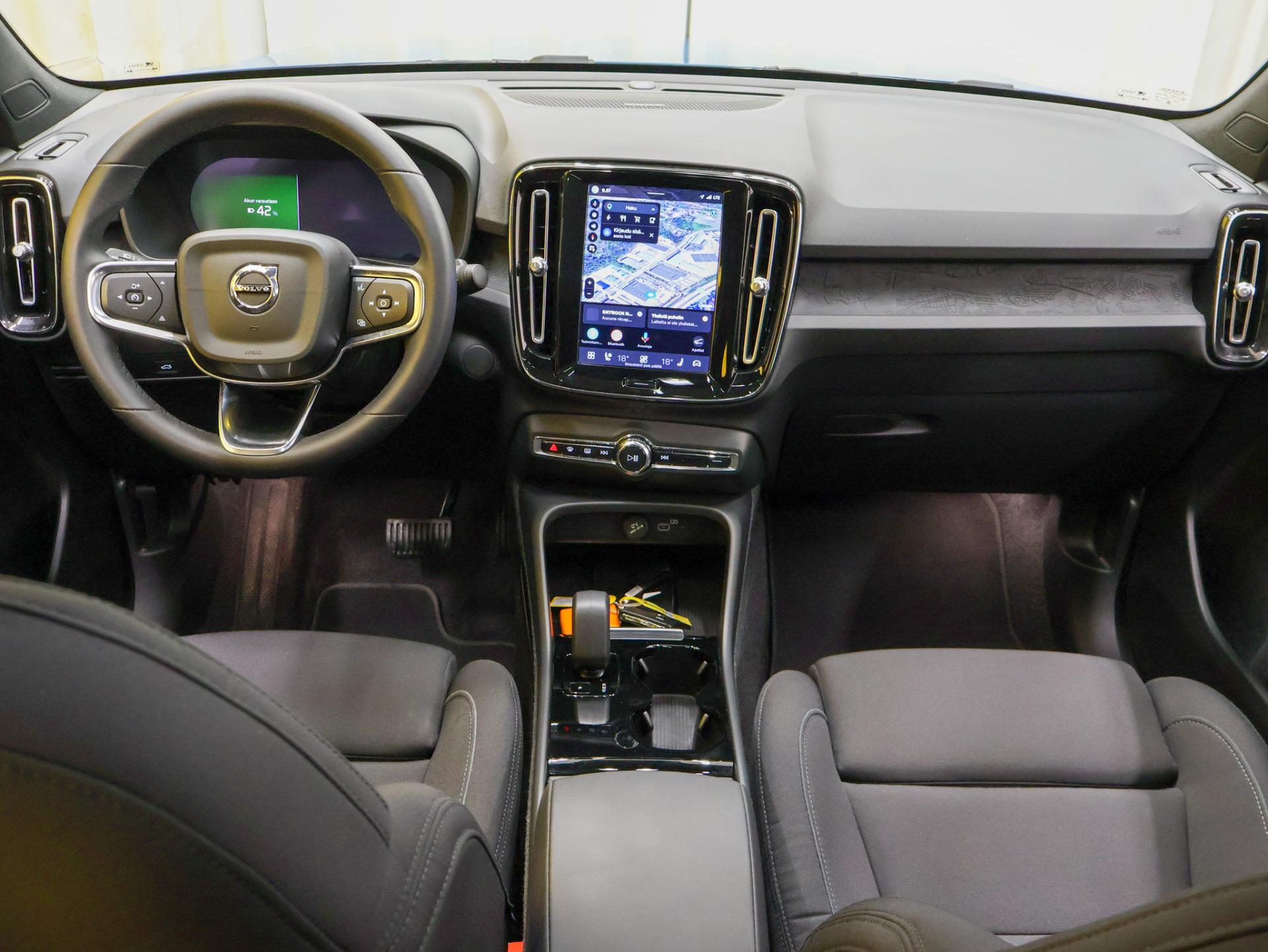 VOLVO C40 2023