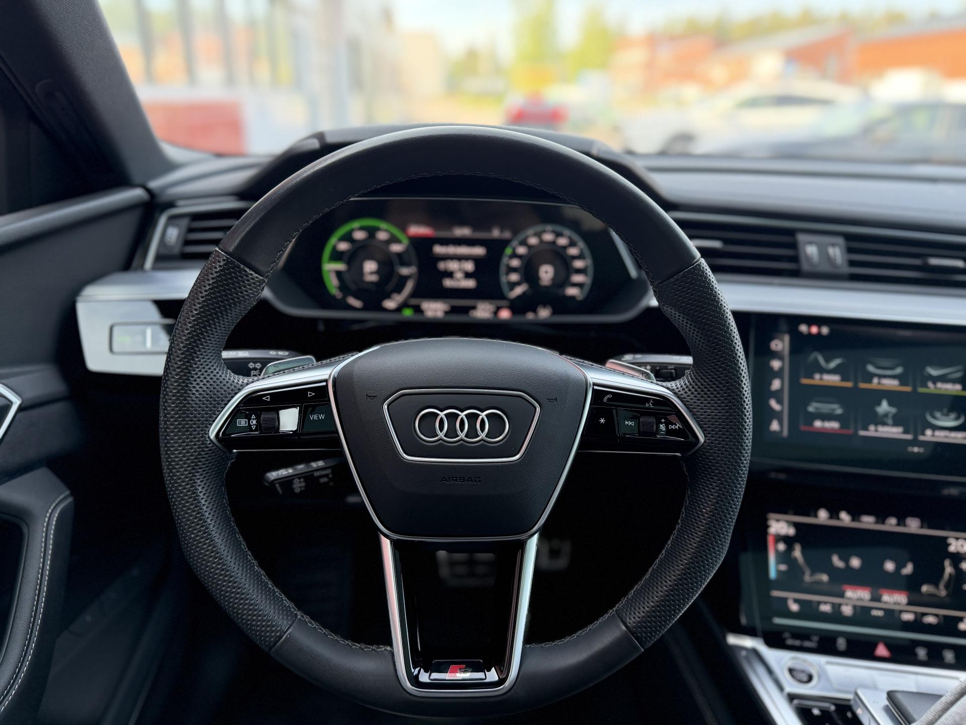 AUDI Q8 e-tron 2023