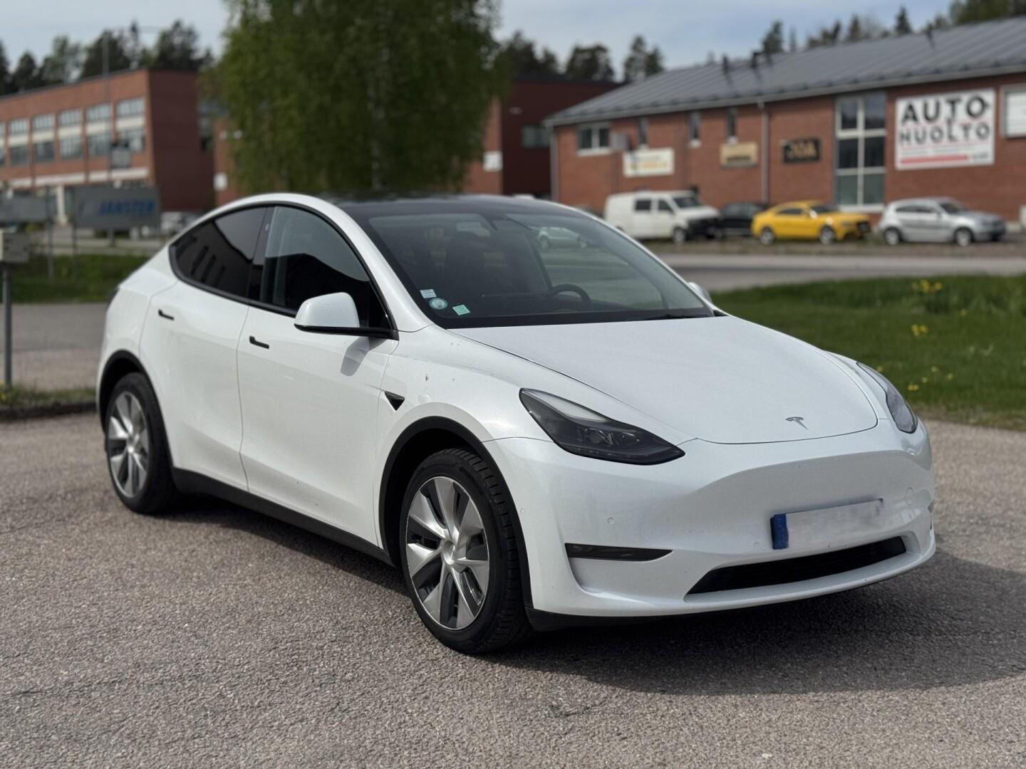 TESLA Model Y 2022