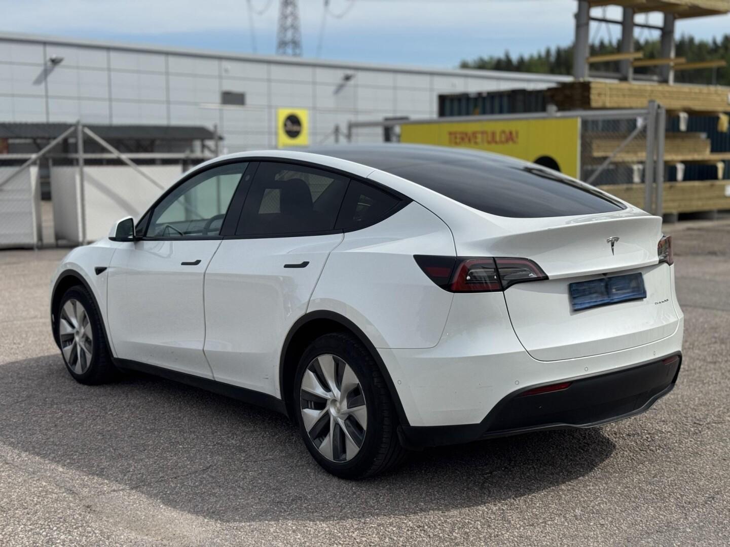TESLA Model Y 2022