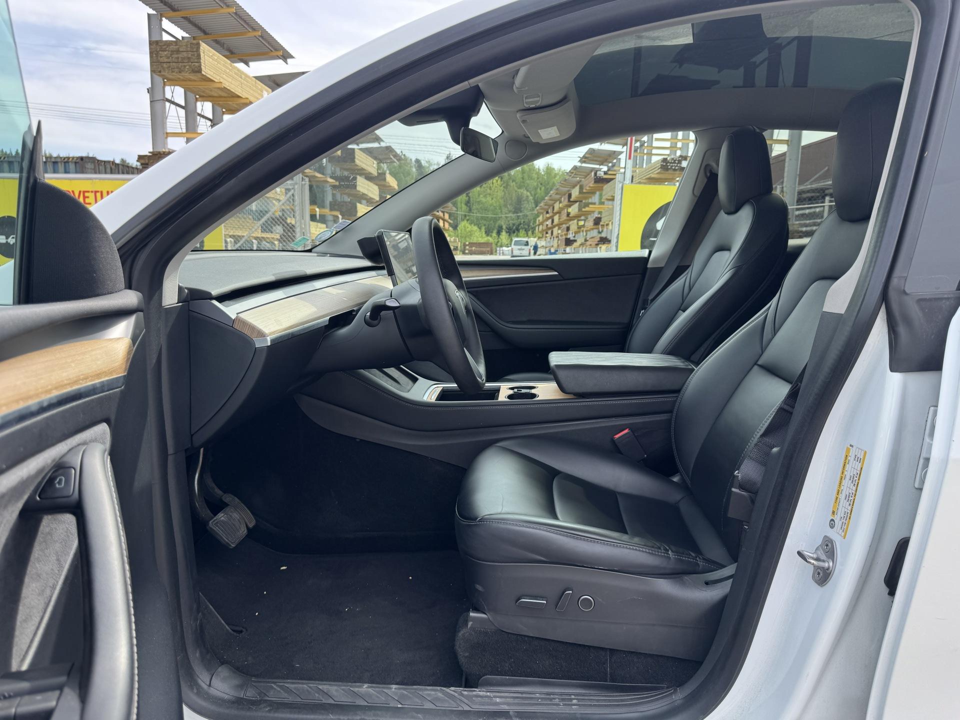 TESLA Model Y 2022