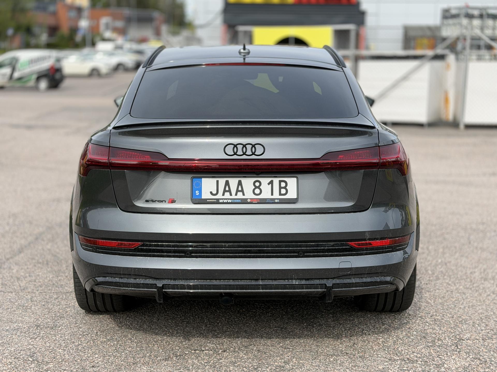 AUDI e-tron 2023