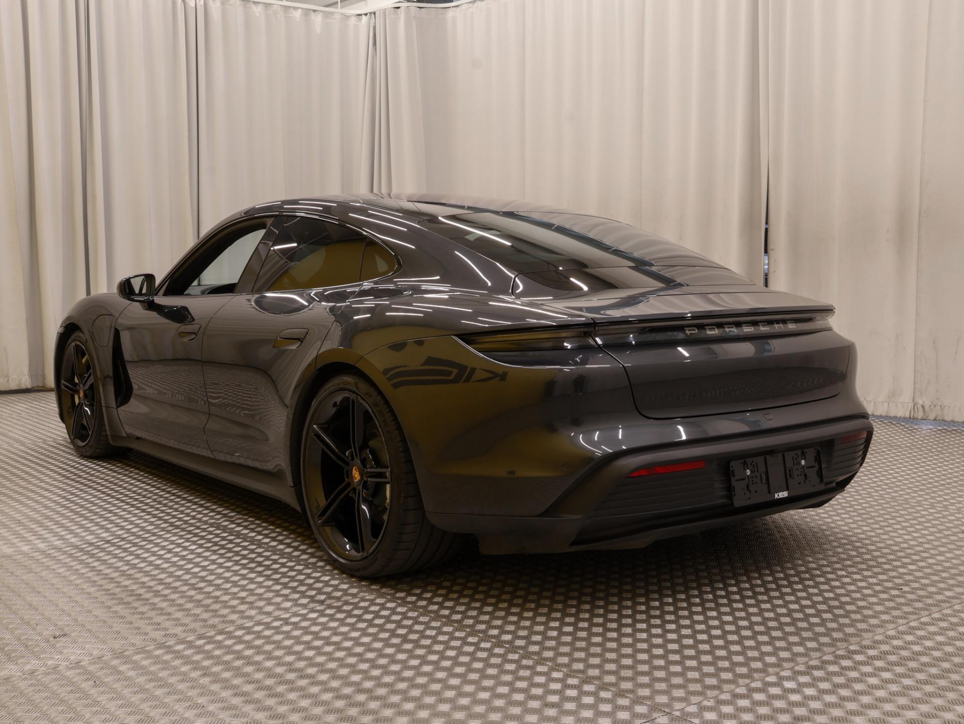PORSCHE Taycan 2020