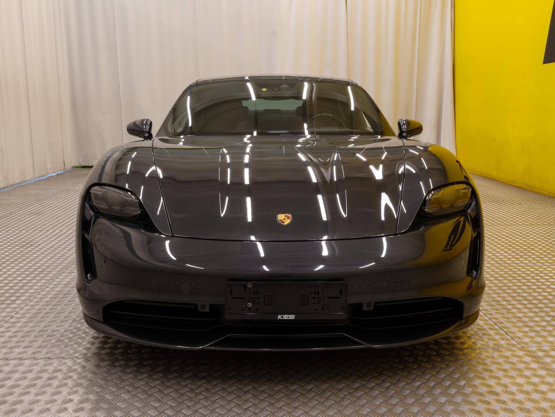 PORSCHE Taycan 2020